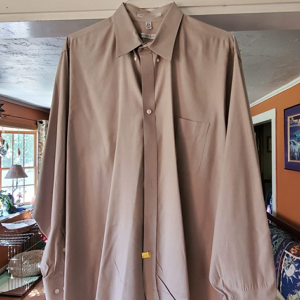 2 Mens Dress Shirts Jeofrey Beene Harve Benard